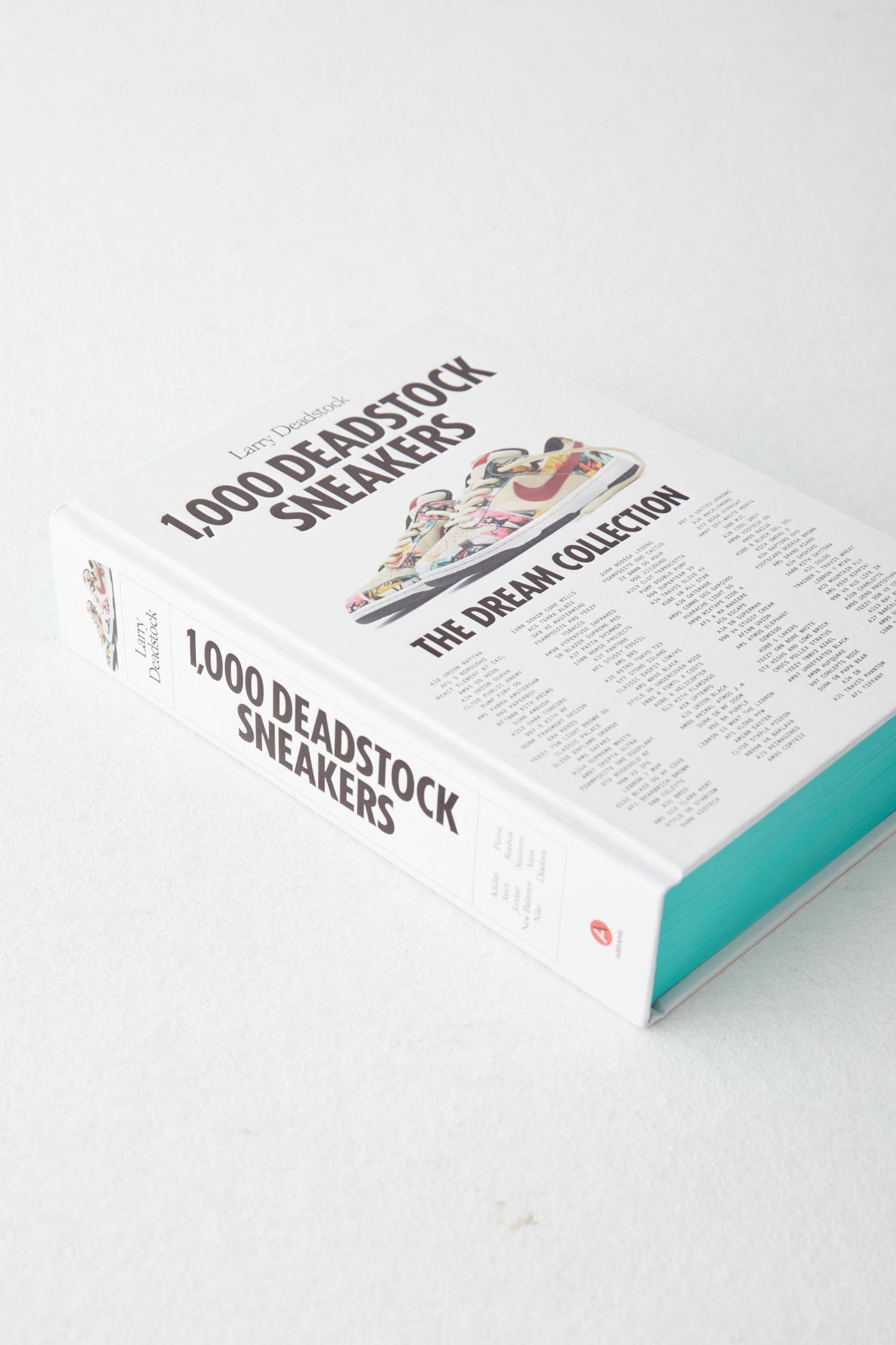 1000 Deadstock Sneakers